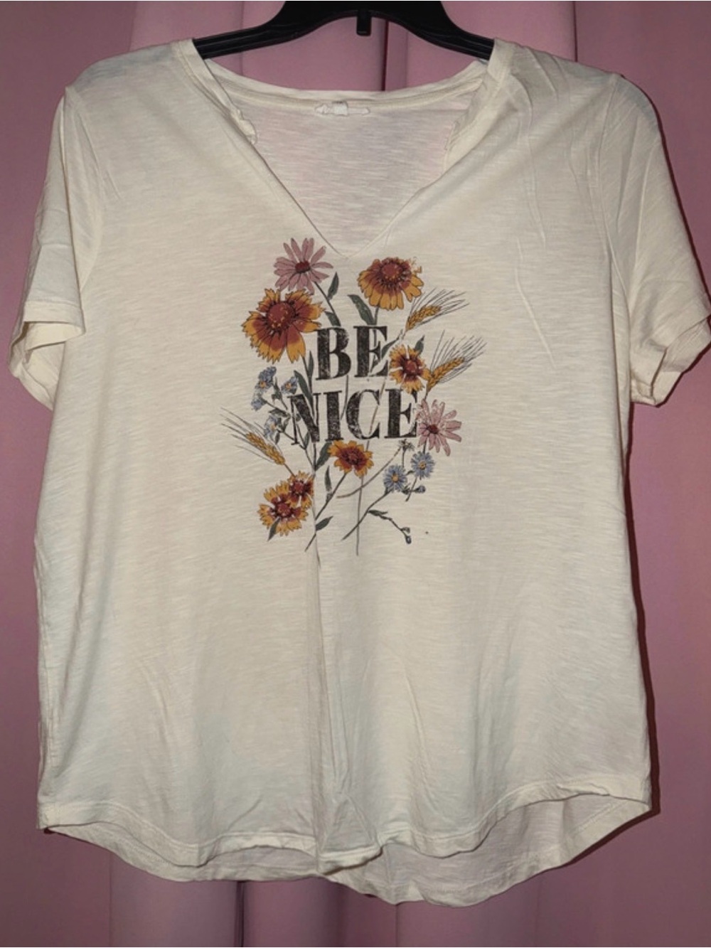Be Nice Floral Graphic V-Neck Tee - Cream